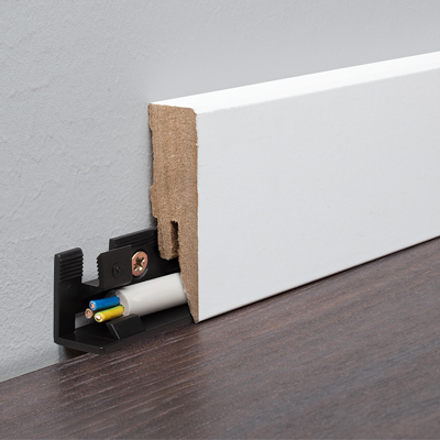 Square cut skirting board